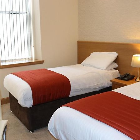 The City Hotel 던펌린 외부 사진
