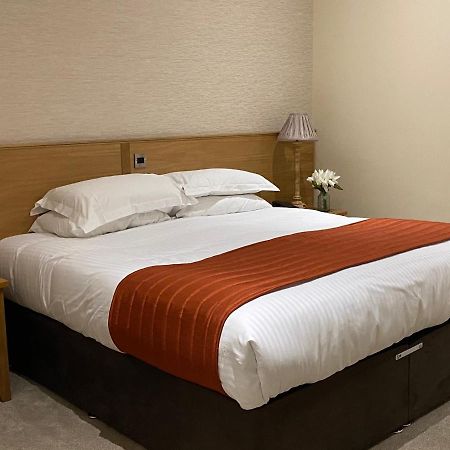 The City Hotel 던펌린 외부 사진