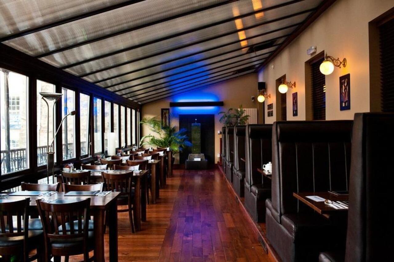 The City Hotel 던펌린 외부 사진