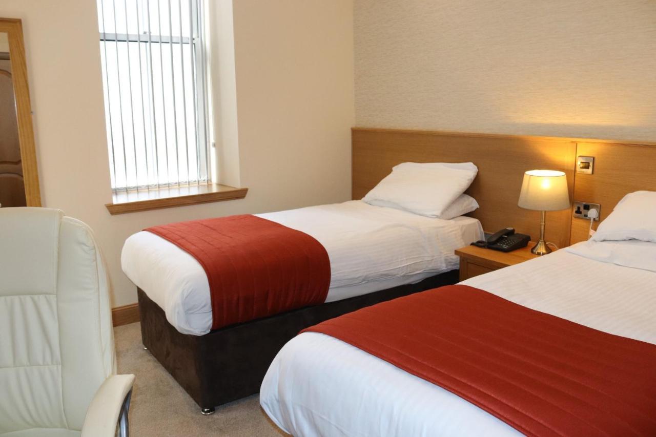 The City Hotel 던펌린 외부 사진