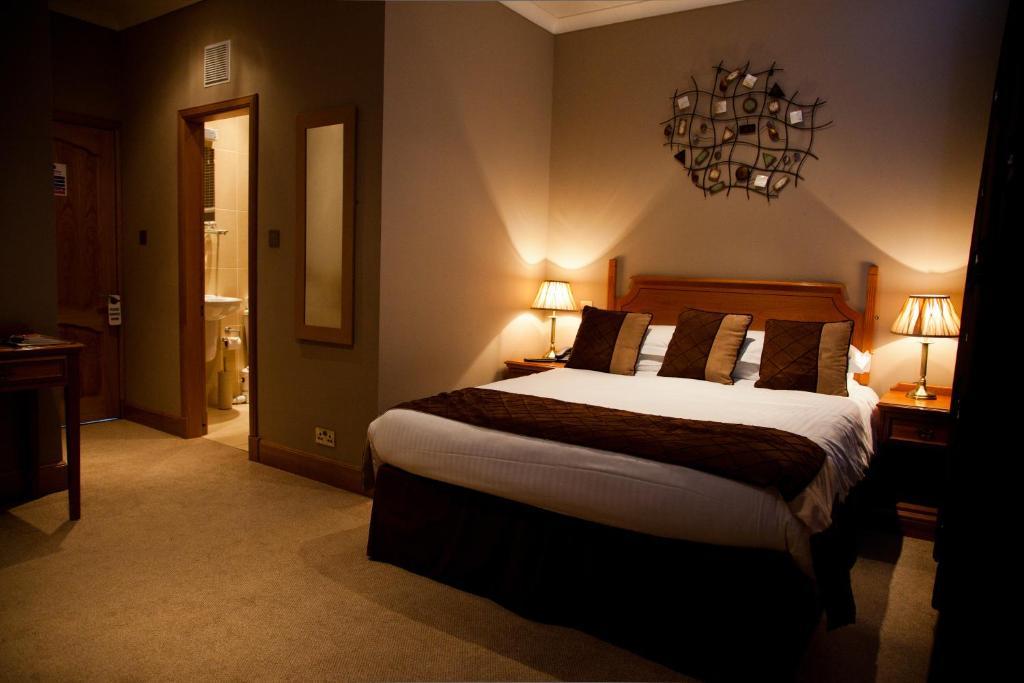The City Hotel 던펌린 객실 사진